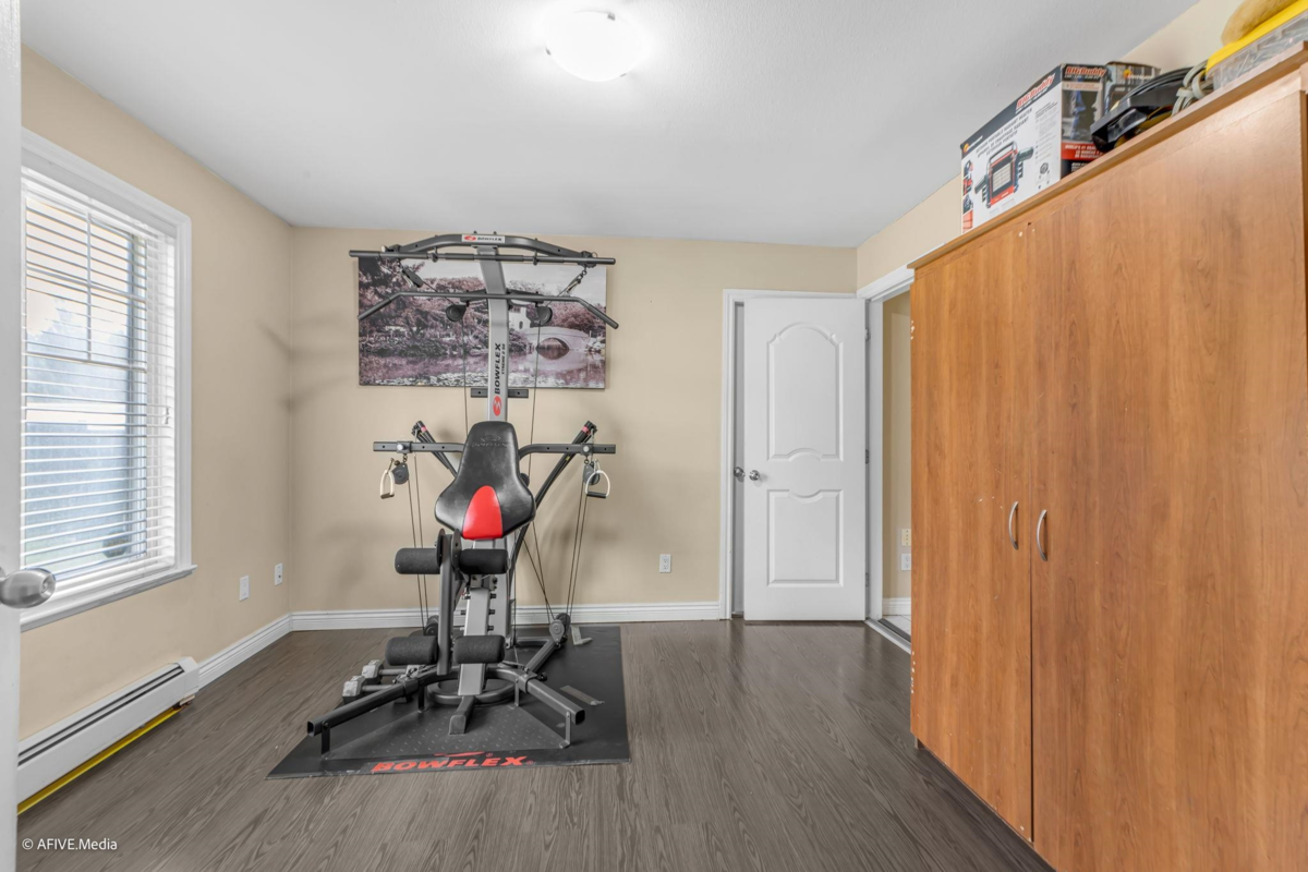 Entry Foyer Photo of 9833 128 Street, Surrey, BC