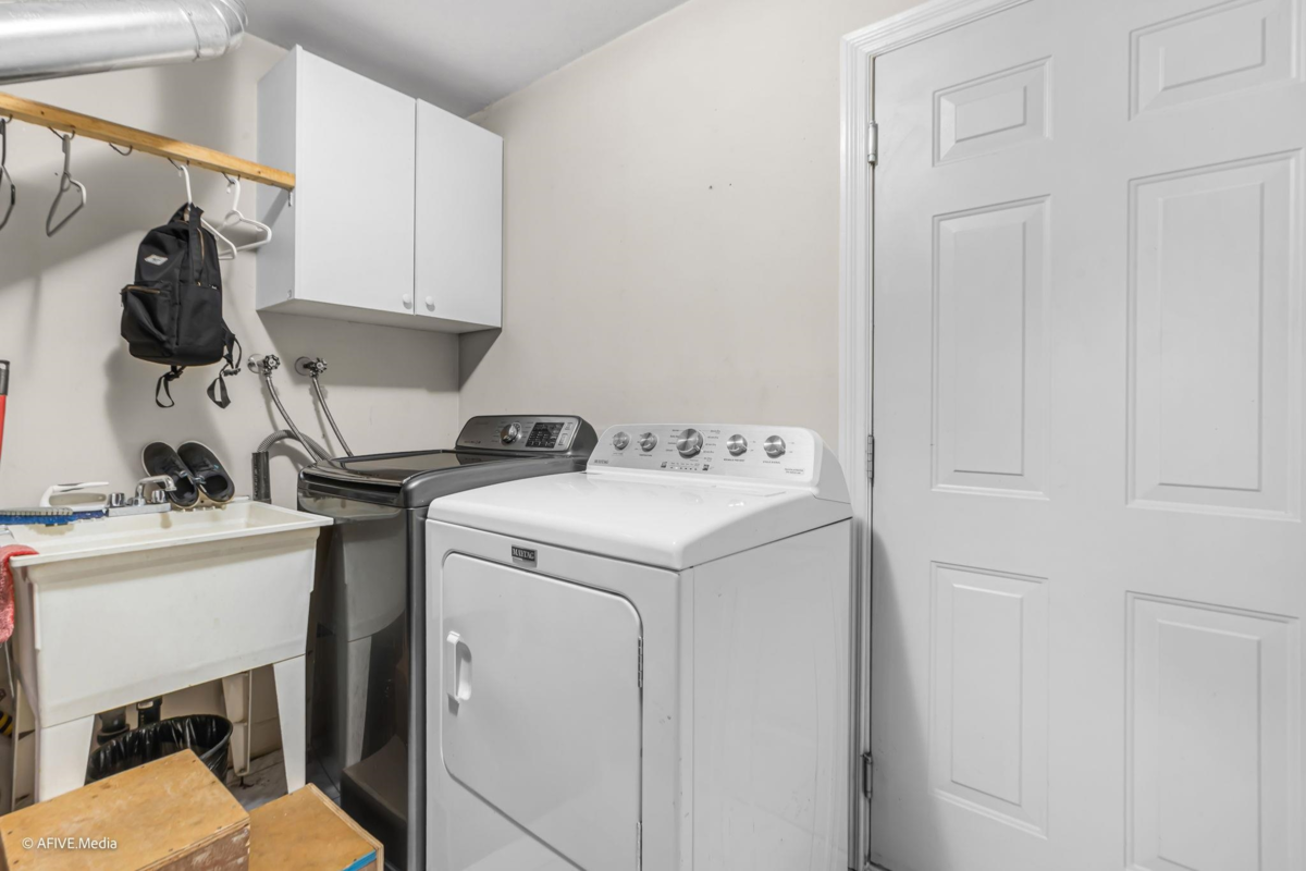 Front Yard Photo of 9833 128 Street, Surrey, BC