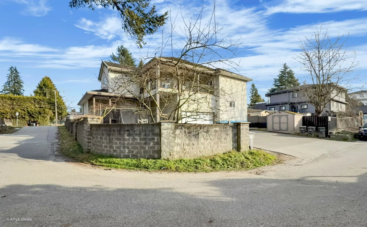 Hot Tub / Spa Photo of 9833 128 Street, Surrey, BC