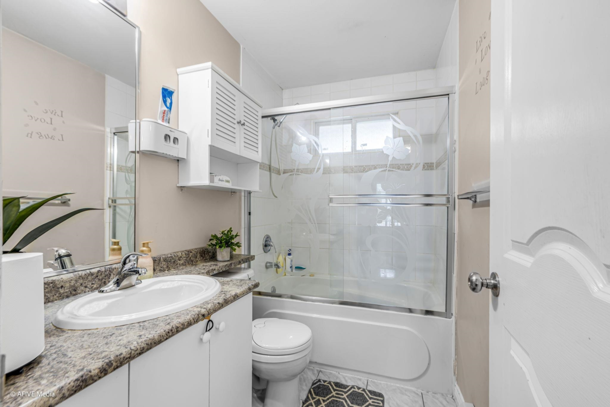 Laundry Room Photo of 9833 128 Street, Surrey, BC