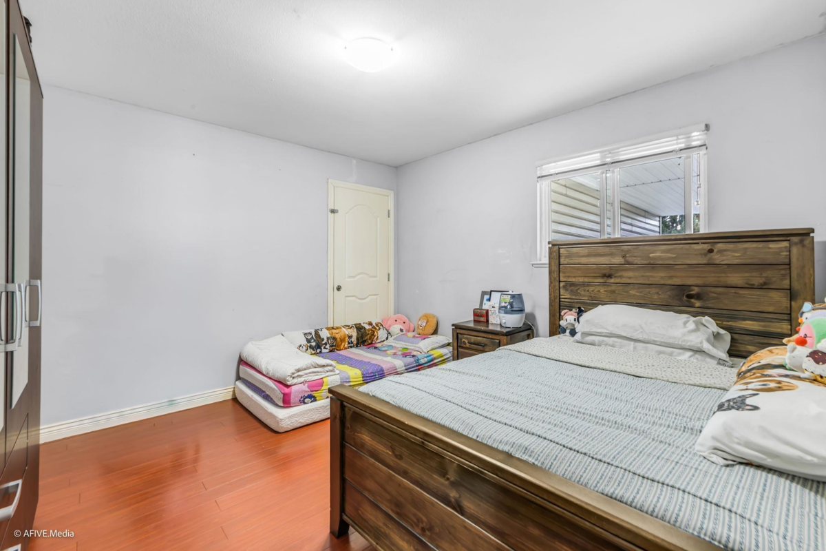 Mudroom Photo of 9833 128 Street, Surrey, BC