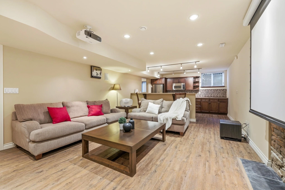 Hot Tub / Spa Photo of 3528 Canterbury Drive, Surrey, BC