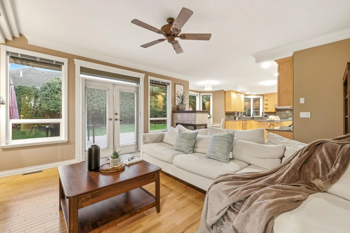 Powder Room Photo of 3528 Canterbury Drive, Surrey, BC