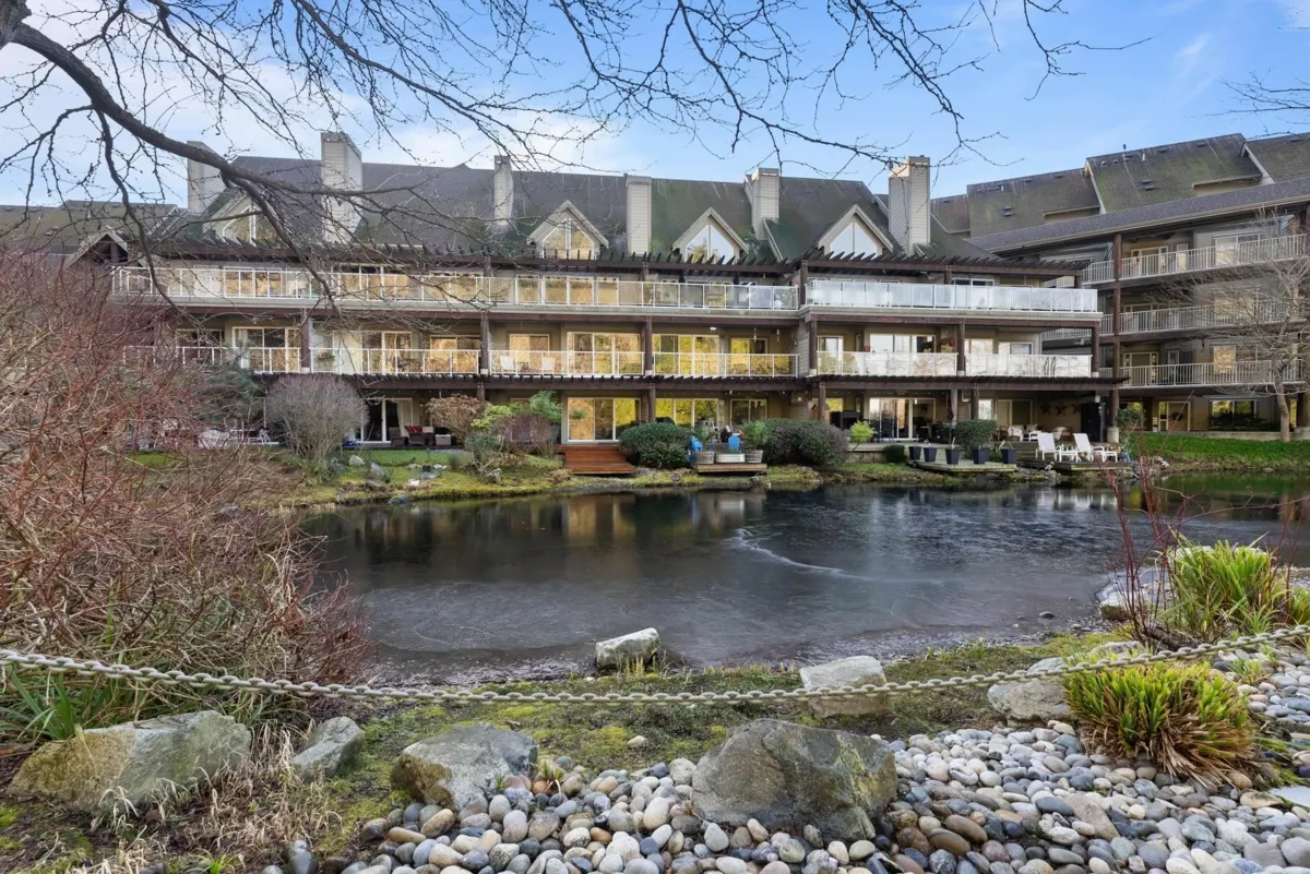 Family Room Photo of 320 1120 Tsatsu Shores Drive, Tsawwassen, BC
