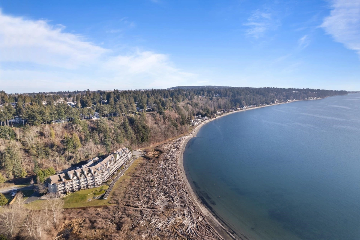 Hot Tub / Spa Photo of 320 1120 Tsatsu Shores Drive, Tsawwassen, BC