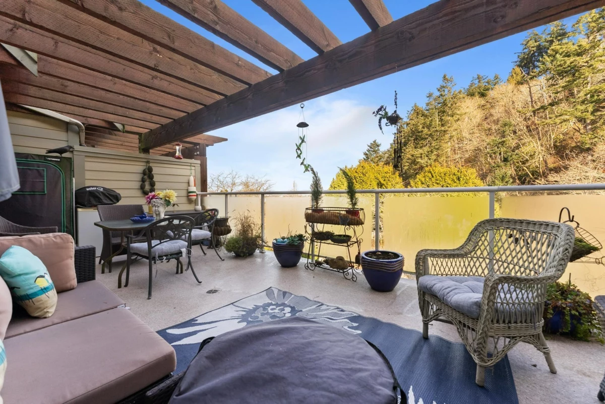 Outdoor Patio Photo of 320 1120 Tsatsu Shores Drive, Tsawwassen, BC