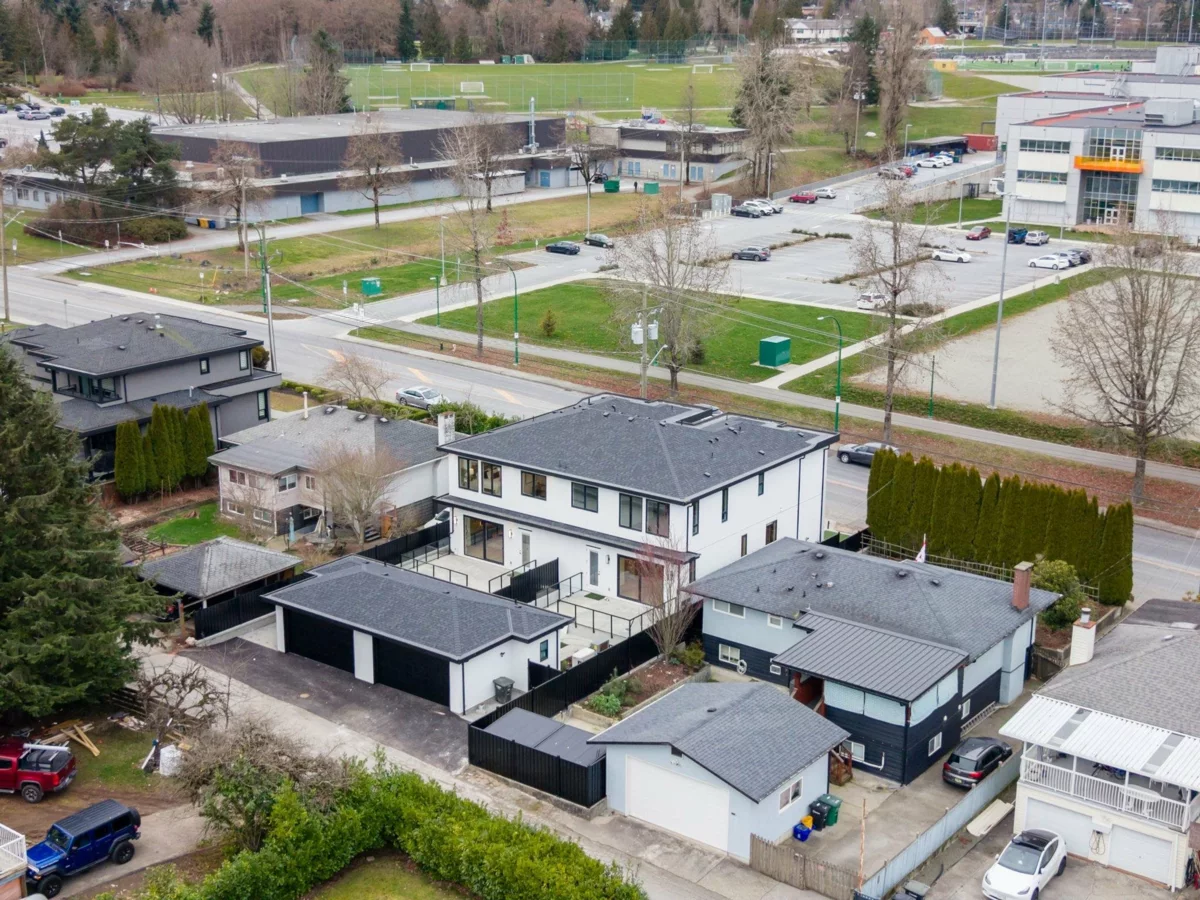 Fitness Center Photo Near 2 6362 Curtis Street, Burnaby, BC