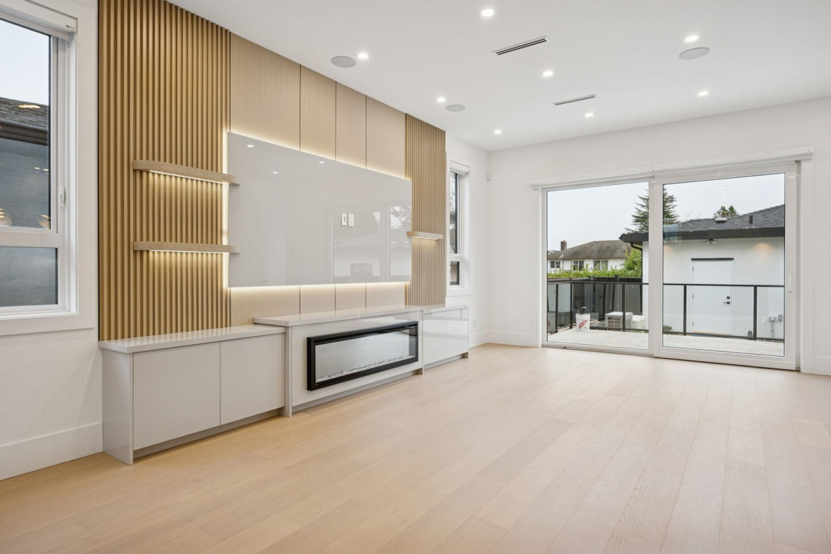 Outdoor Kitchen Photo of 2 6362 Curtis Street, Burnaby, BC