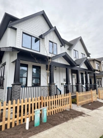 7653 197 Street, Langley, BC, Langley — 5 bed half duplex for sale