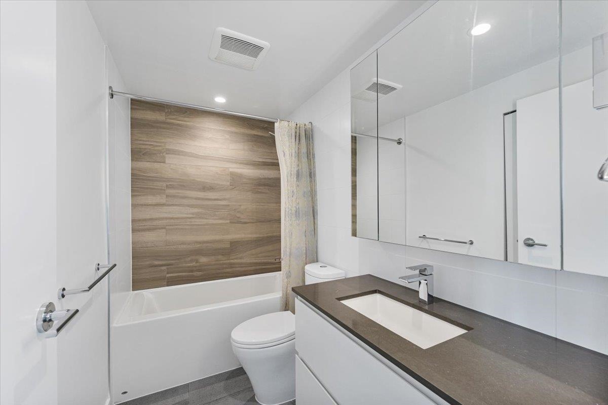 Breakfast Nook Photo of 1212 13615 Fraser Highway, Surrey, BC