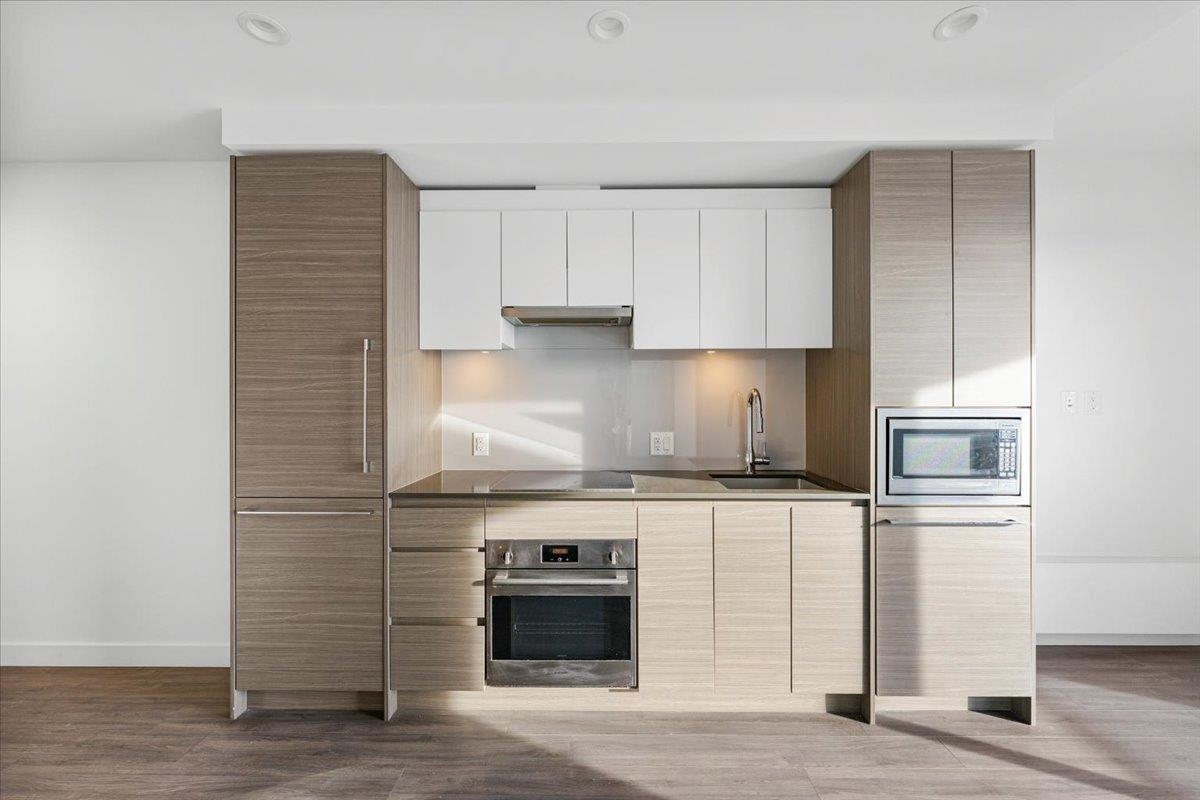 Living Room Photo of 1212 13615 Fraser Highway, Surrey, BC