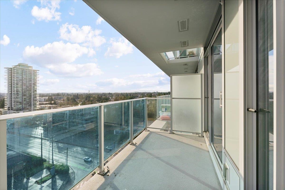 Primary Bathroom Photo of 1212 13615 Fraser Highway, Surrey, BC