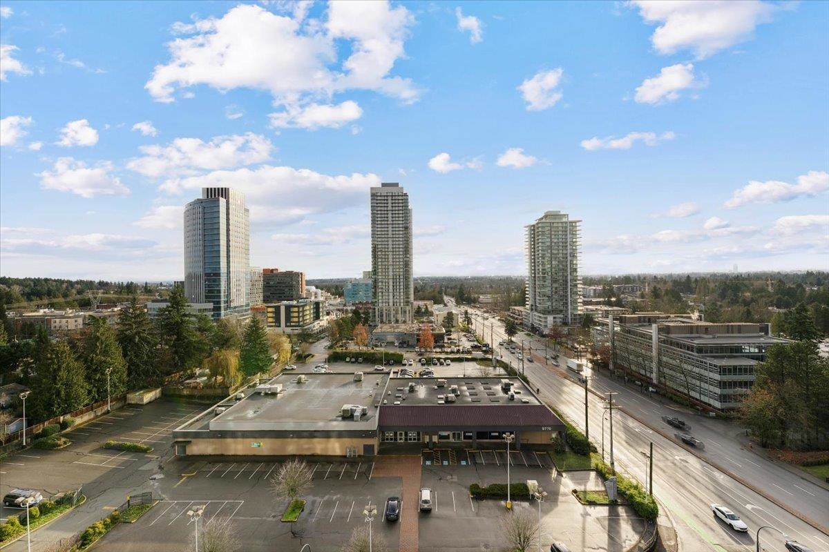 Walk-In Closet Photo of 1212 13615 Fraser Highway, Surrey, BC