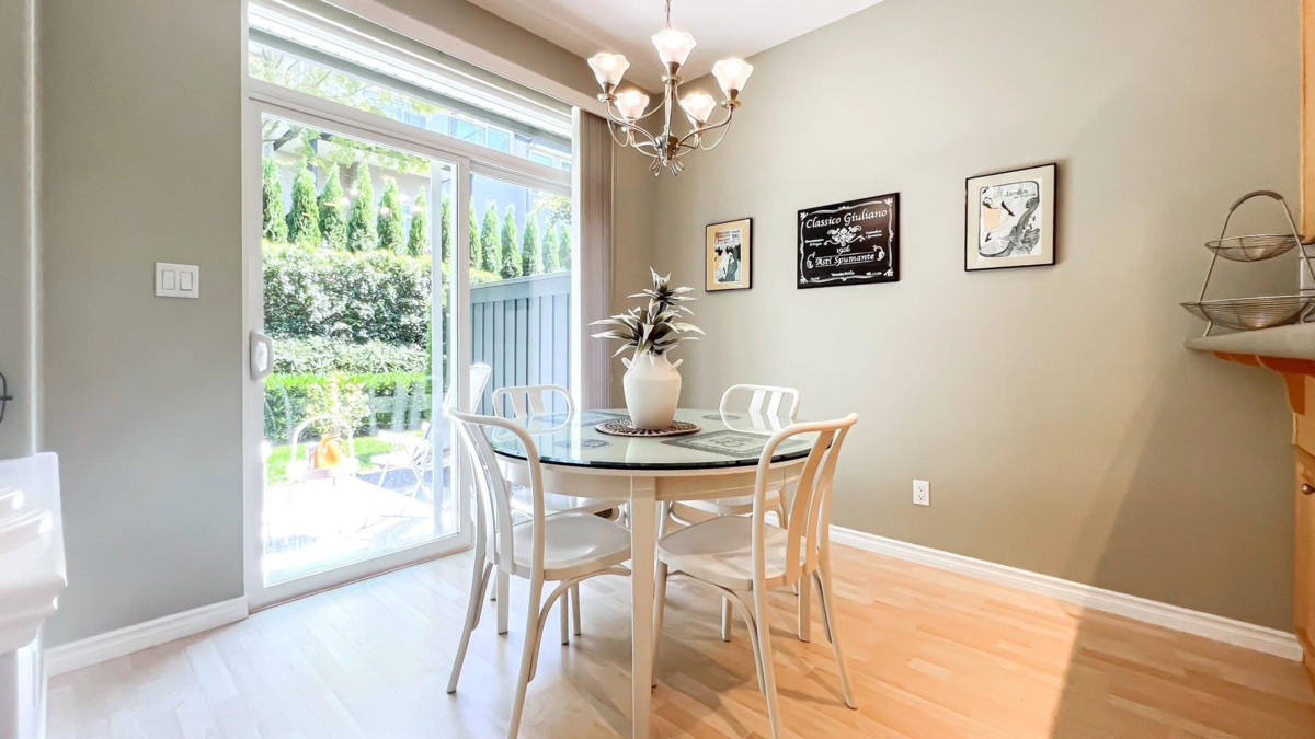 Breakfast Nook Photo of 86 678 Citadel Drive, Port Coquitlam, BC