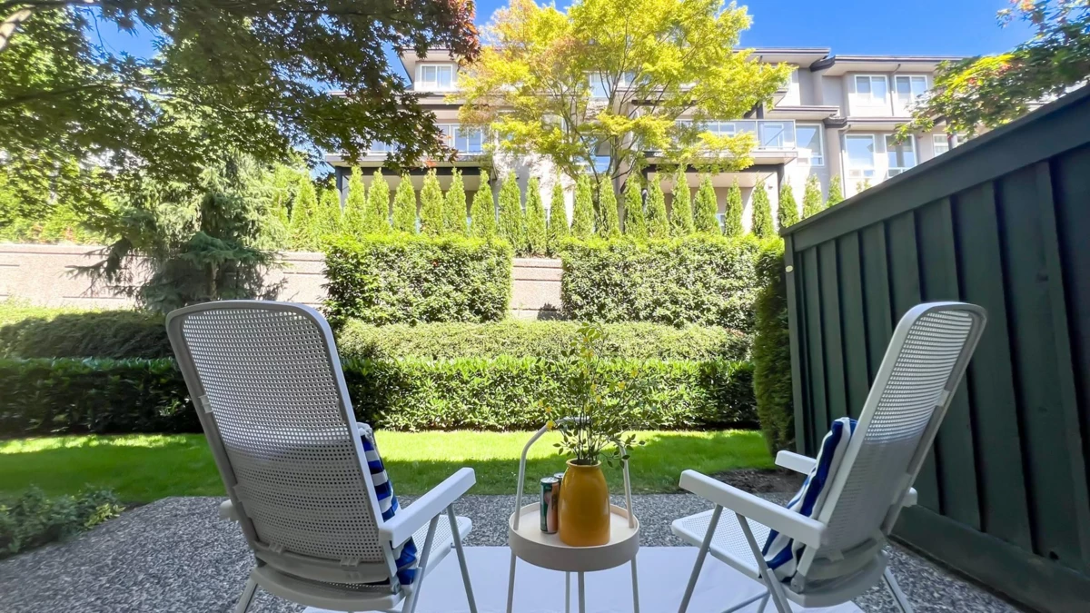 Entry Foyer Photo of 86 678 Citadel Drive, Port Coquitlam, BC