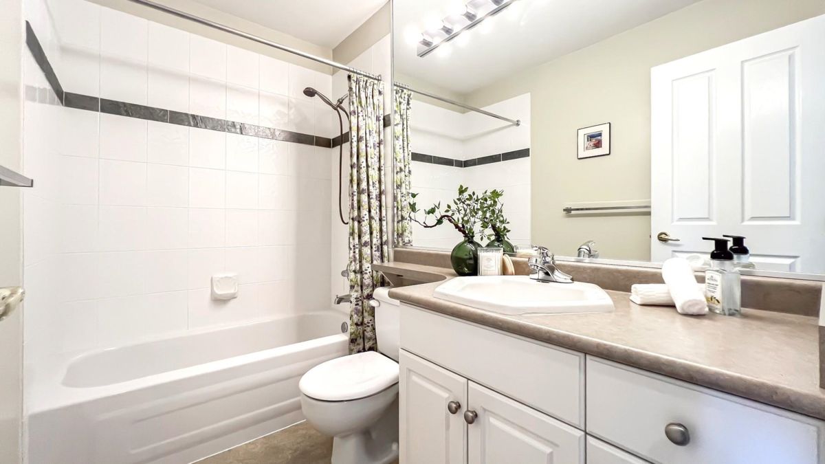 Powder Room Photo of 86 678 Citadel Drive, Port Coquitlam, BC