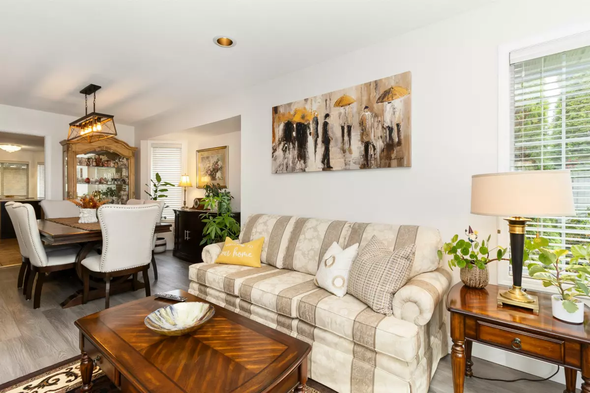 Dining Area Photo of 3273 Deertrail Drive, Abbotsford, BC