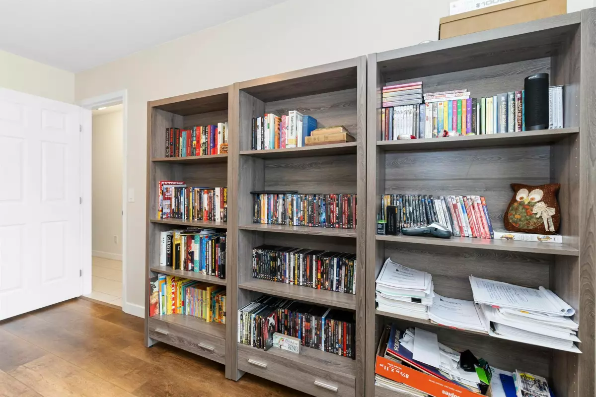 Guest Bathroom Photo of 3273 Deertrail Drive, Abbotsford, BC