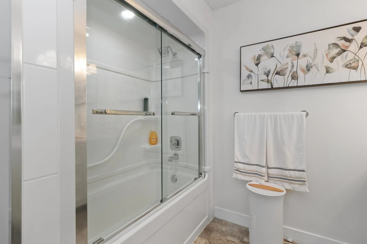 Hallway Photo of 3273 Deertrail Drive, Abbotsford, BC