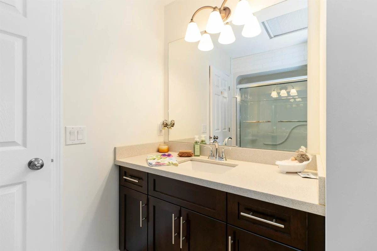 Powder Room Photo of 3273 Deertrail Drive, Abbotsford, BC