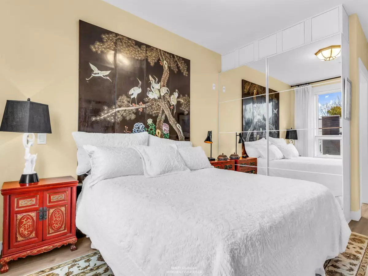 Breakfast Nook Photo of 206 715 W 15th Street, North Vancouver, BC