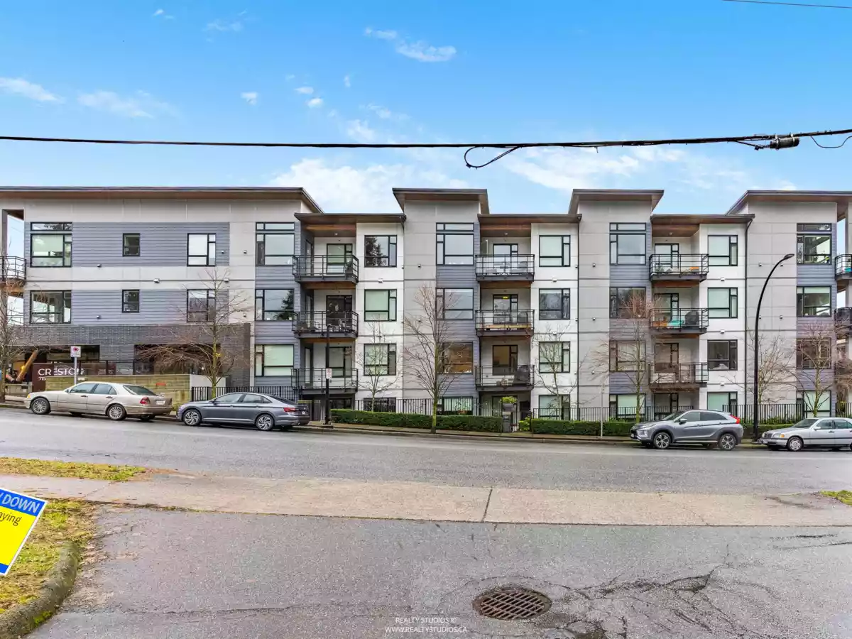 Family Room Photo of 206 715 W 15th Street, North Vancouver, BC