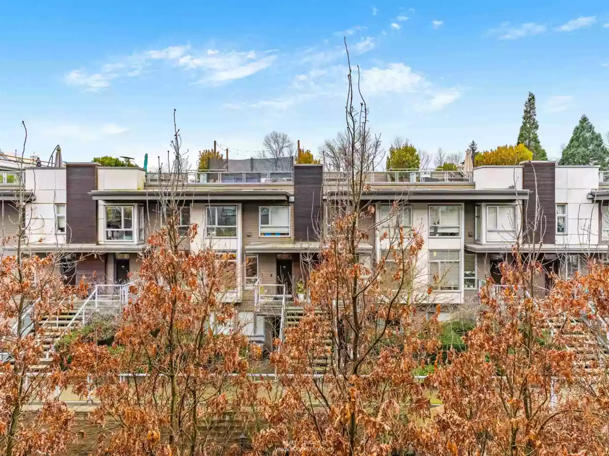 Hot Tub / Spa Photo of 206 715 W 15th Street, North Vancouver, BC