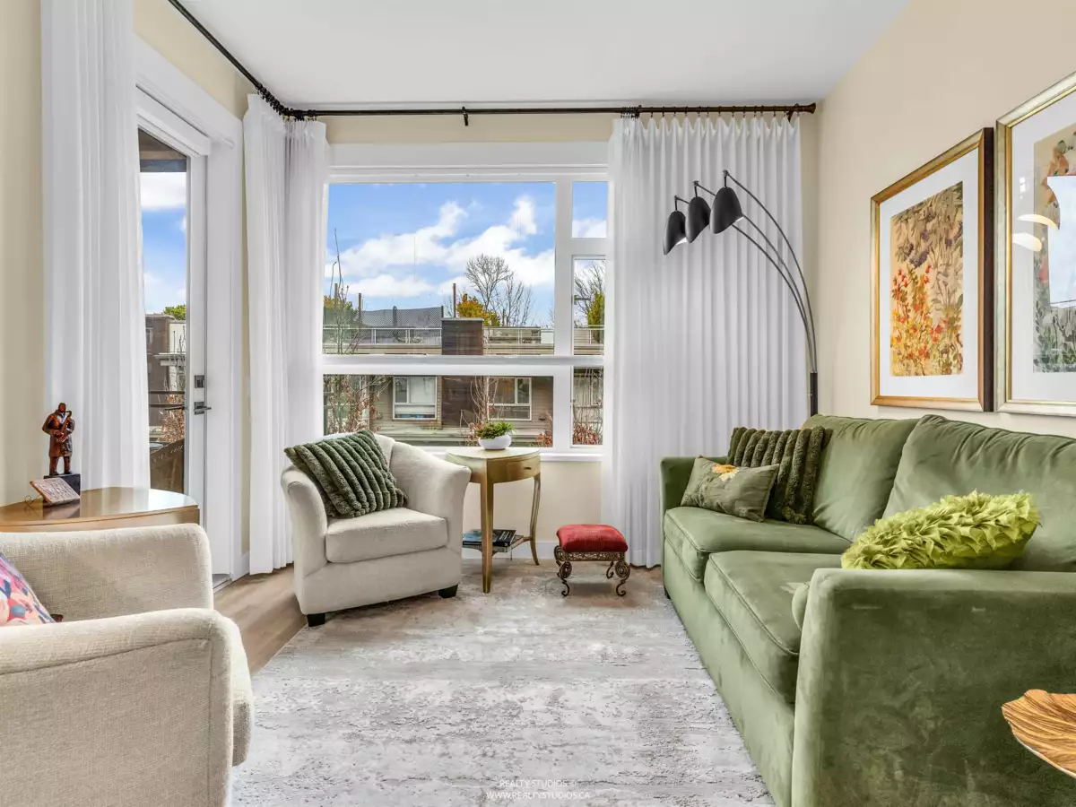 Outdoor Patio Photo of 206 715 W 15th Street, North Vancouver, BC