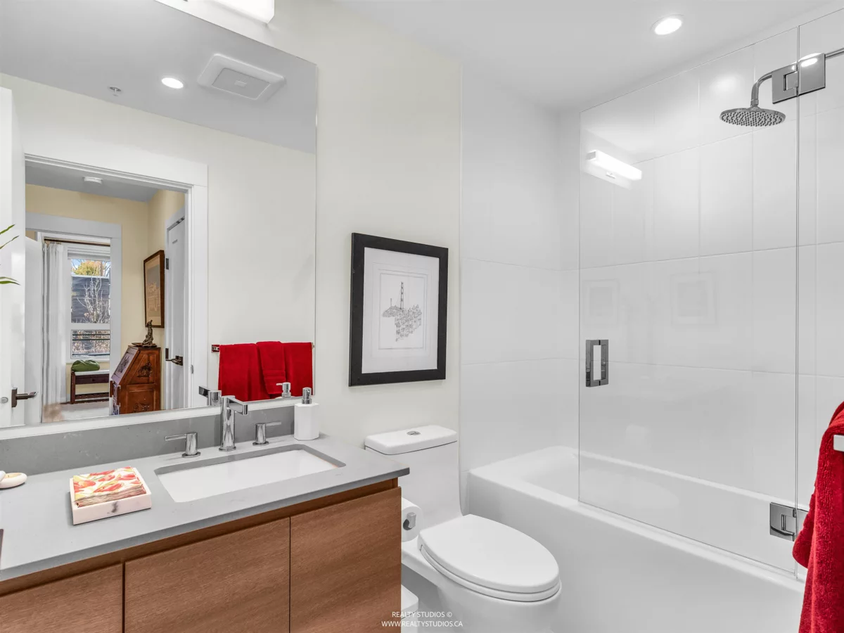 Powder Room Photo of 206 715 W 15th Street, North Vancouver, BC