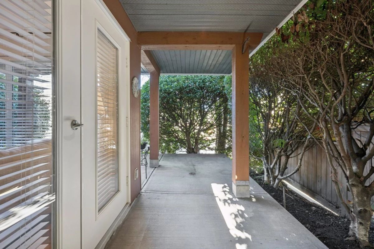Entry Foyer Photo of 104 5700 Andrews Road, Richmond, BC