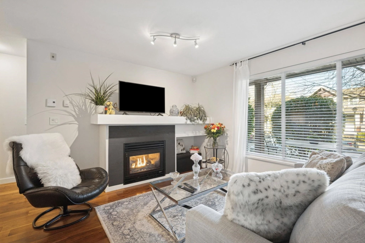 Kitchen Photo of 104 5700 Andrews Road, Richmond, BC