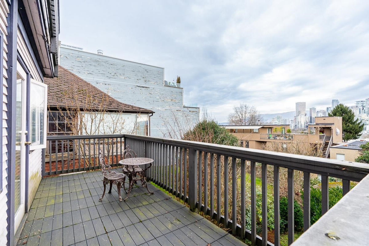 Basement Recreation Room Photo of 967 W 8th Avenue, Vancouver, BC