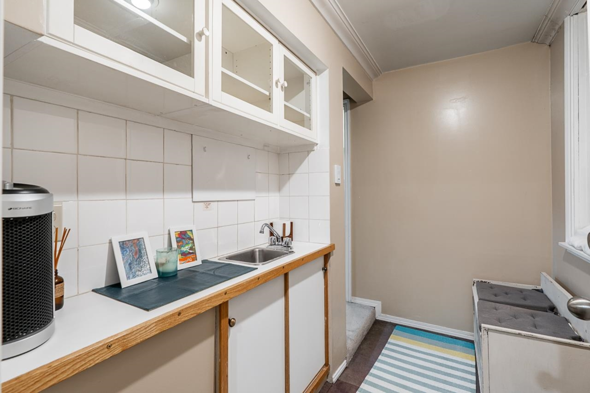 Garage Interior Photo of 967 W 8th Avenue, Vancouver, BC