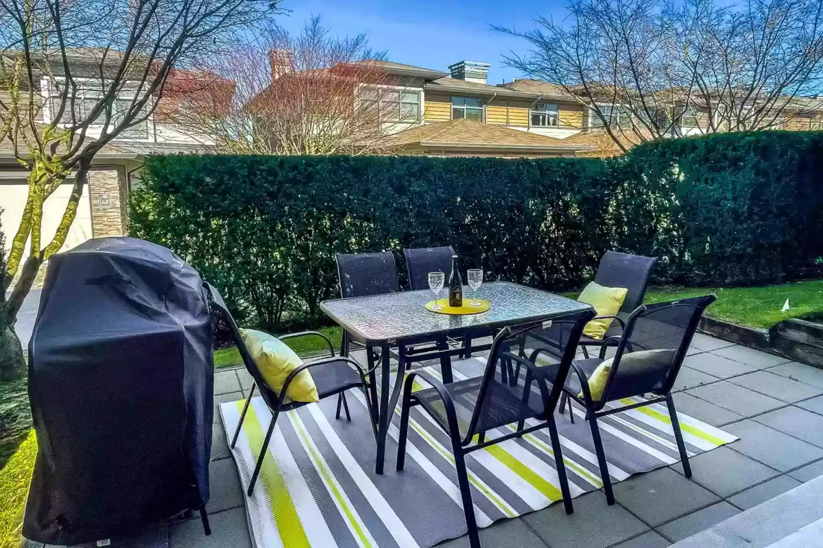 Living Room Photo of 38 2603 162 Street, Surrey, BC