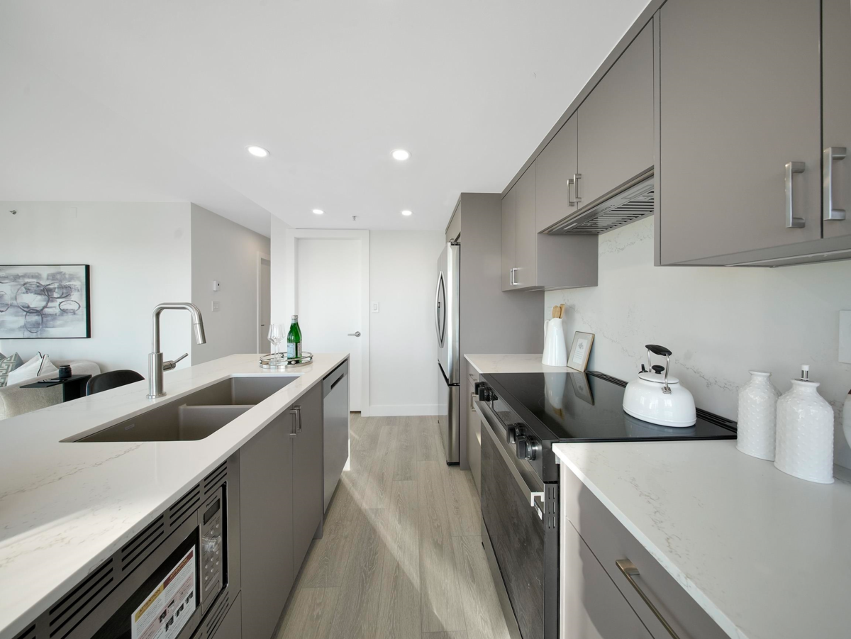 Kitchen Island Photo of 3309 939 Homer Street, Vancouver, BC