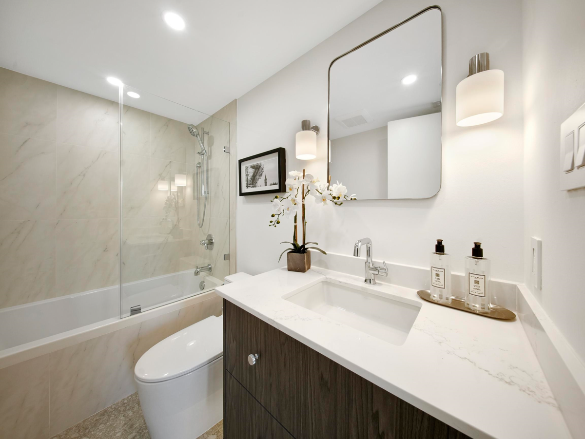 Walk-In Closet Photo of 3309 939 Homer Street, Vancouver, BC