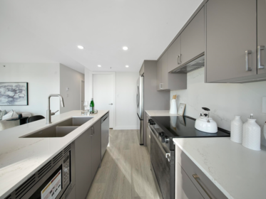 Kitchen Island Photo of 3309 939 Homer Street, Vancouver, BC