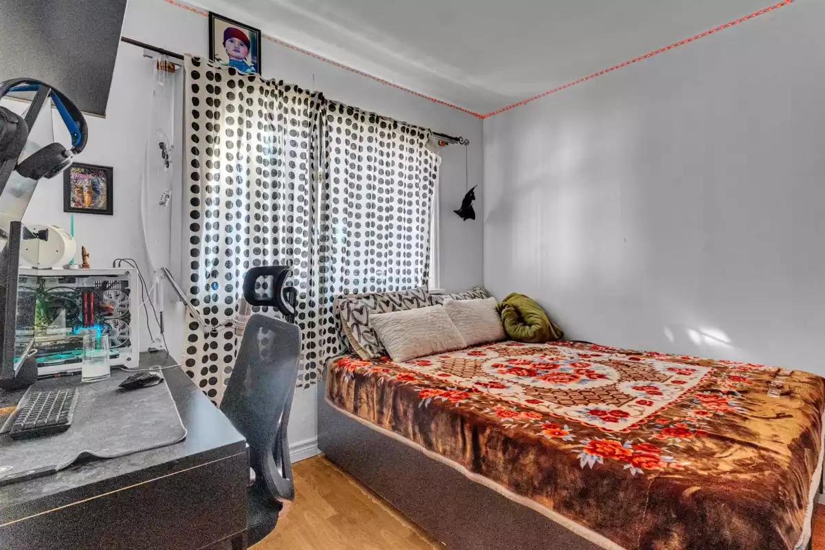 Family Room Photo of 12420 96 Avenue, Surrey, BC