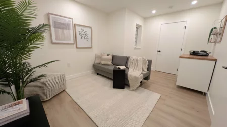 2 339 Keary Street, New Westminster, BC