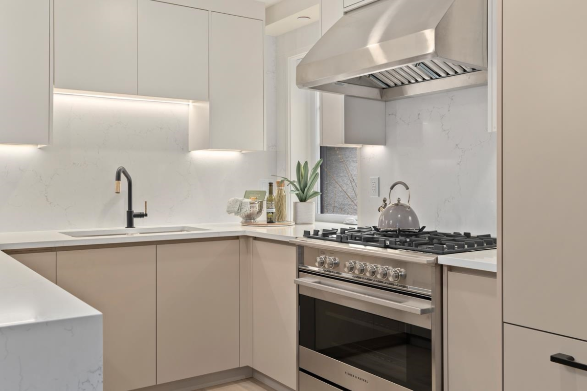 Bedroom 2 Photo of 2438 W 49 Avenue, Vancouver, BC