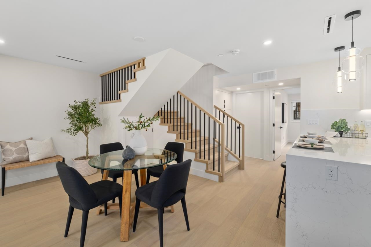 Breakfast Nook Photo of 2438 W 49 Avenue, Vancouver, BC