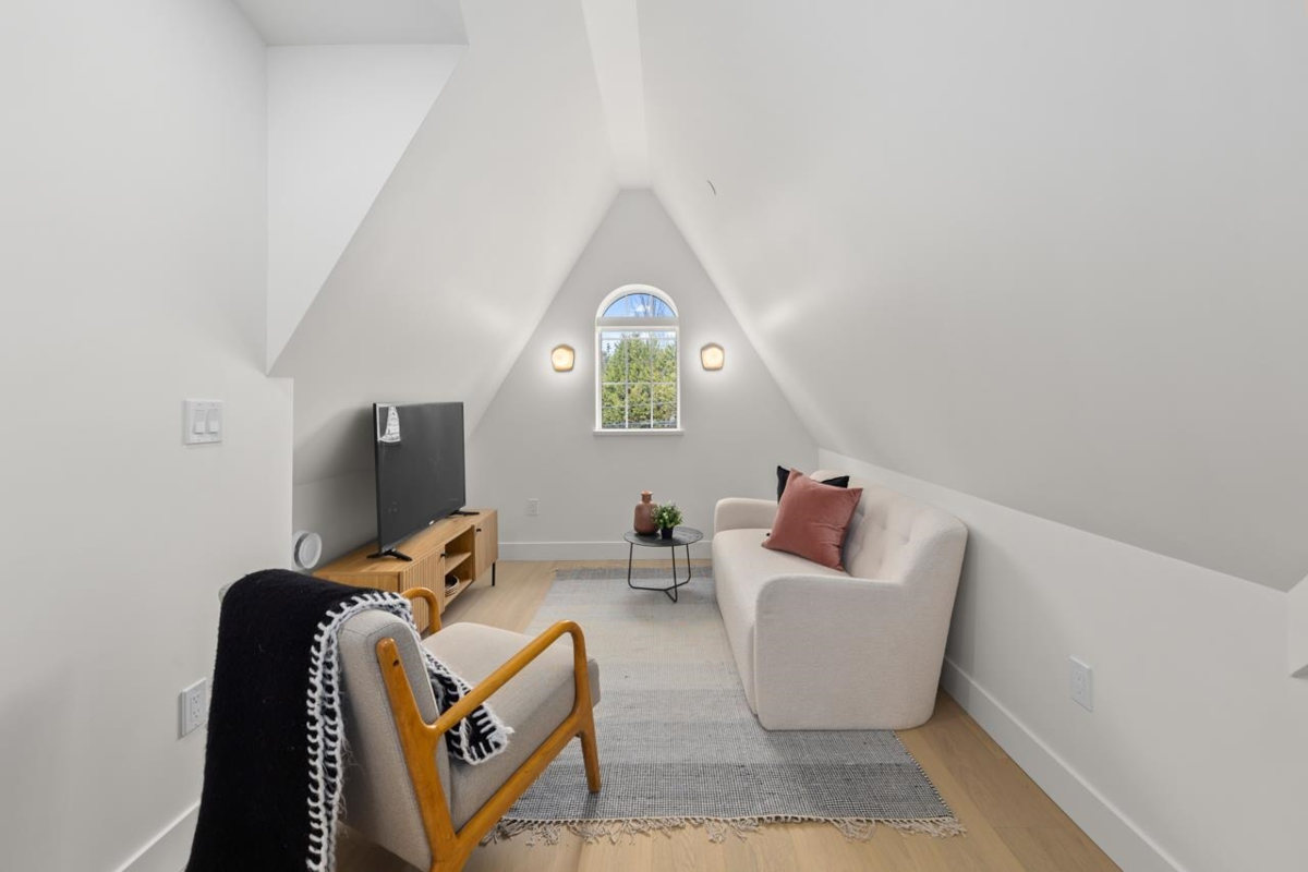 Mudroom Photo of 2438 W 49 Avenue, Vancouver, BC