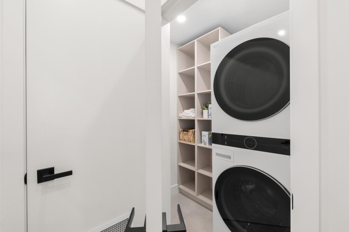 Swimming Pool Photo of 2438 W 49 Avenue, Vancouver, BC