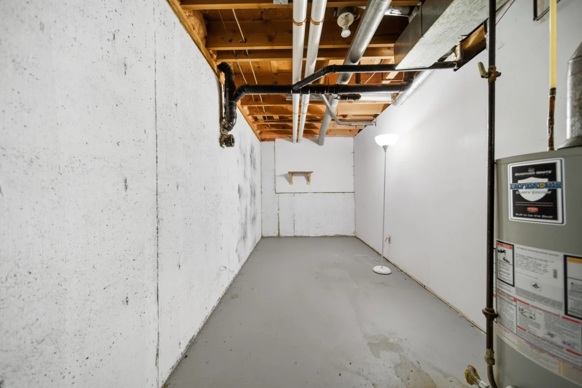 Entry Foyer Photo of 34949 Everett Drive, Abbotsford, BC