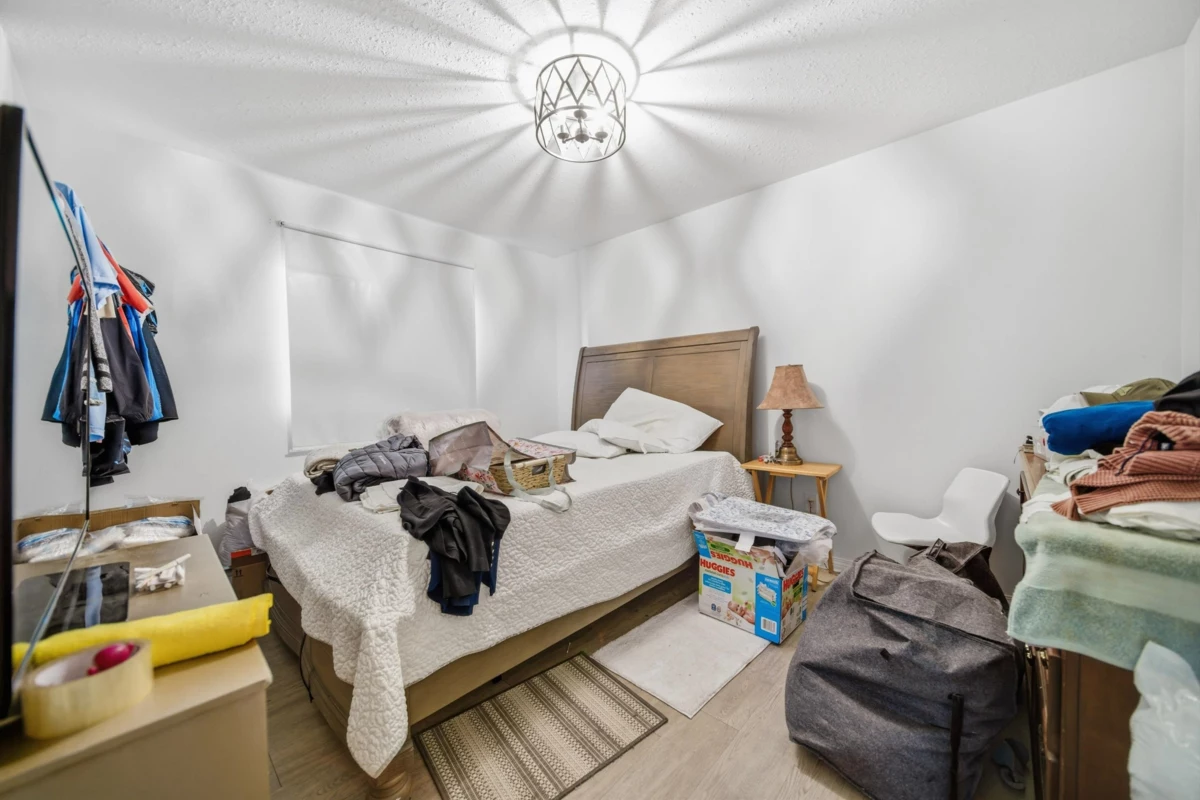 Guest Bathroom Photo of 34949 Everett Drive, Abbotsford, BC