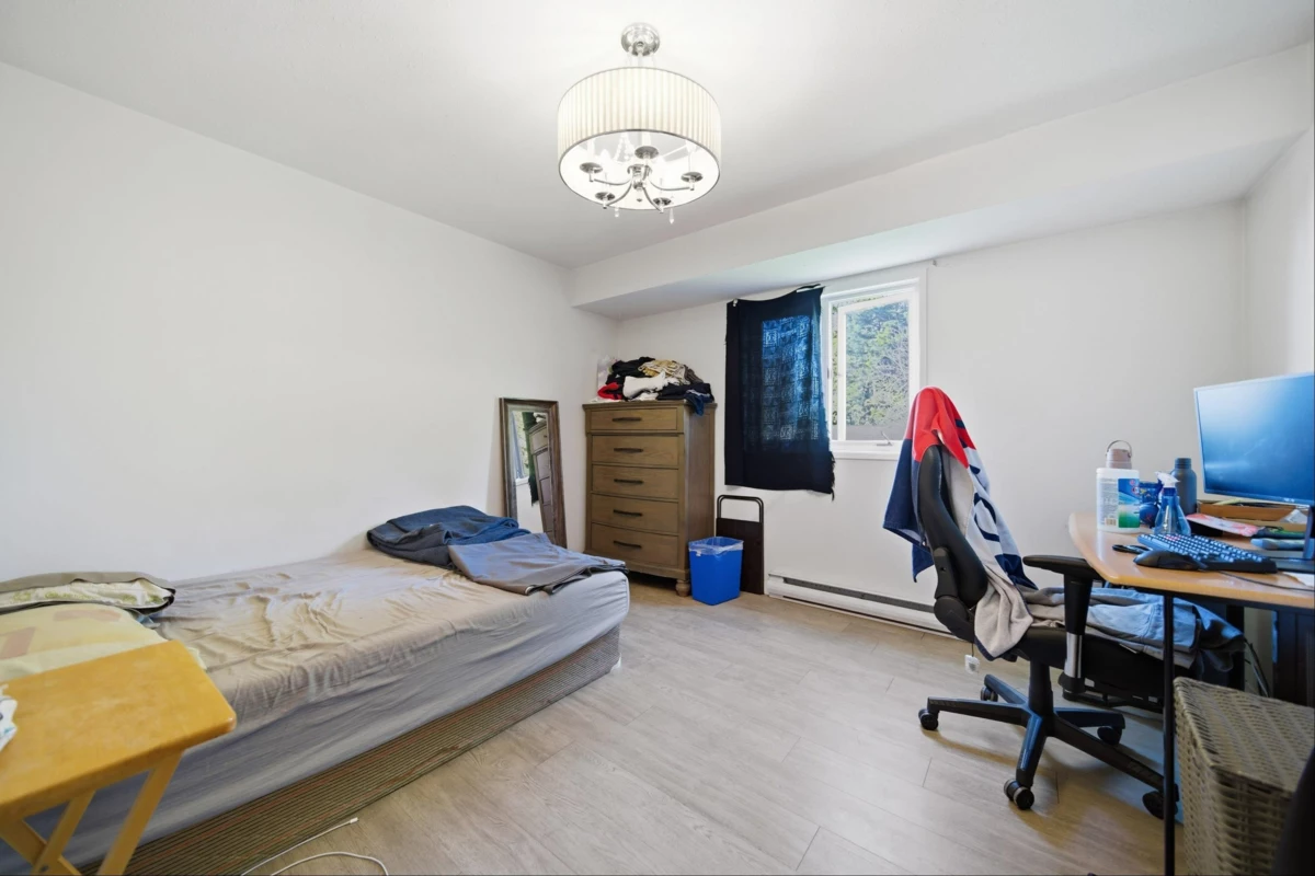 Powder Room Photo of 34949 Everett Drive, Abbotsford, BC