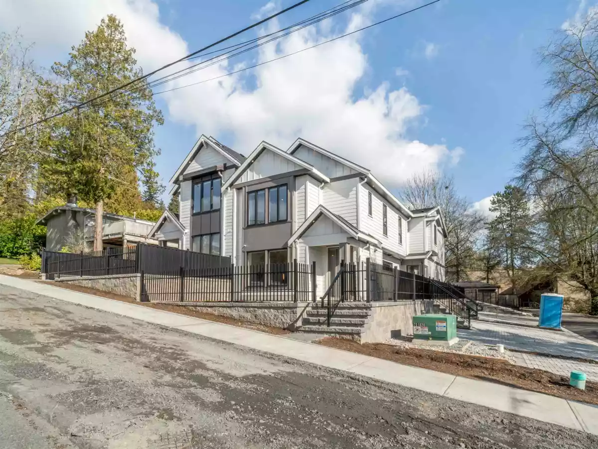 Garden / Landscaping Photo of 104 359 Laval Street, Coquitlam, BC