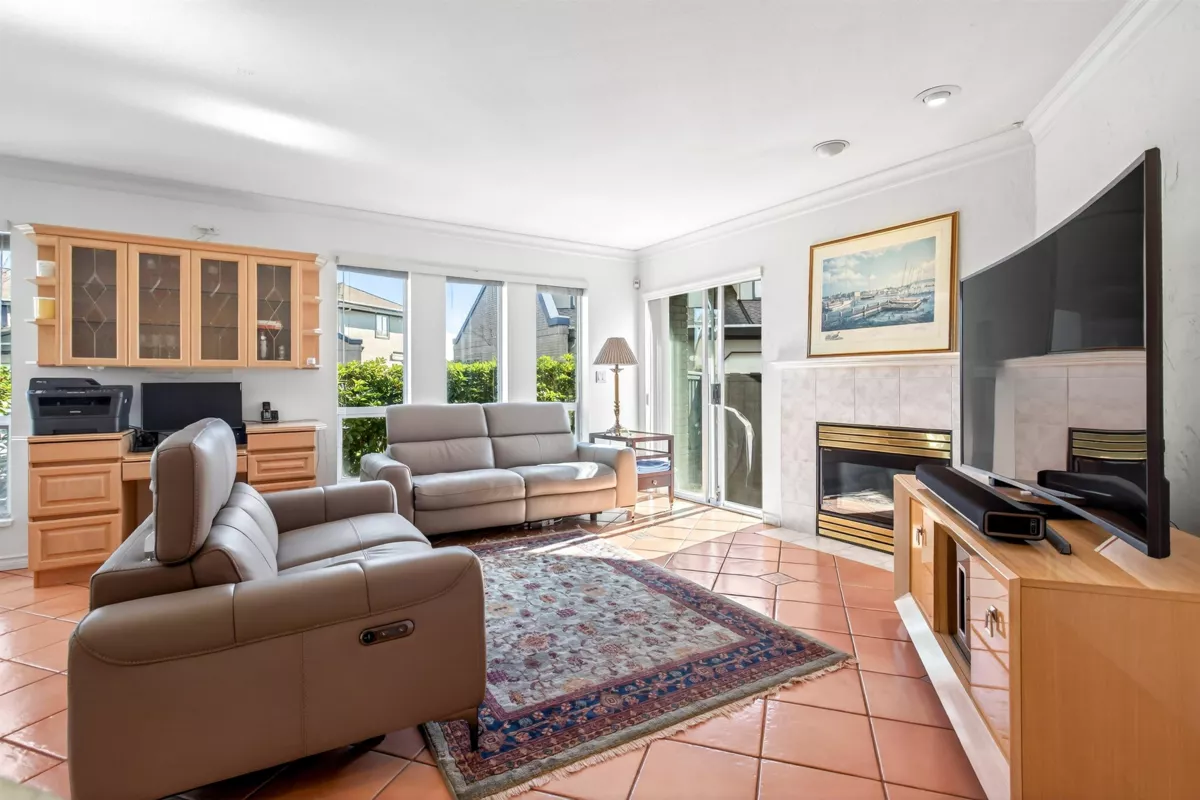 Breakfast Nook Photo of 15 788 Citadel Drive, Port Coquitlam, BC