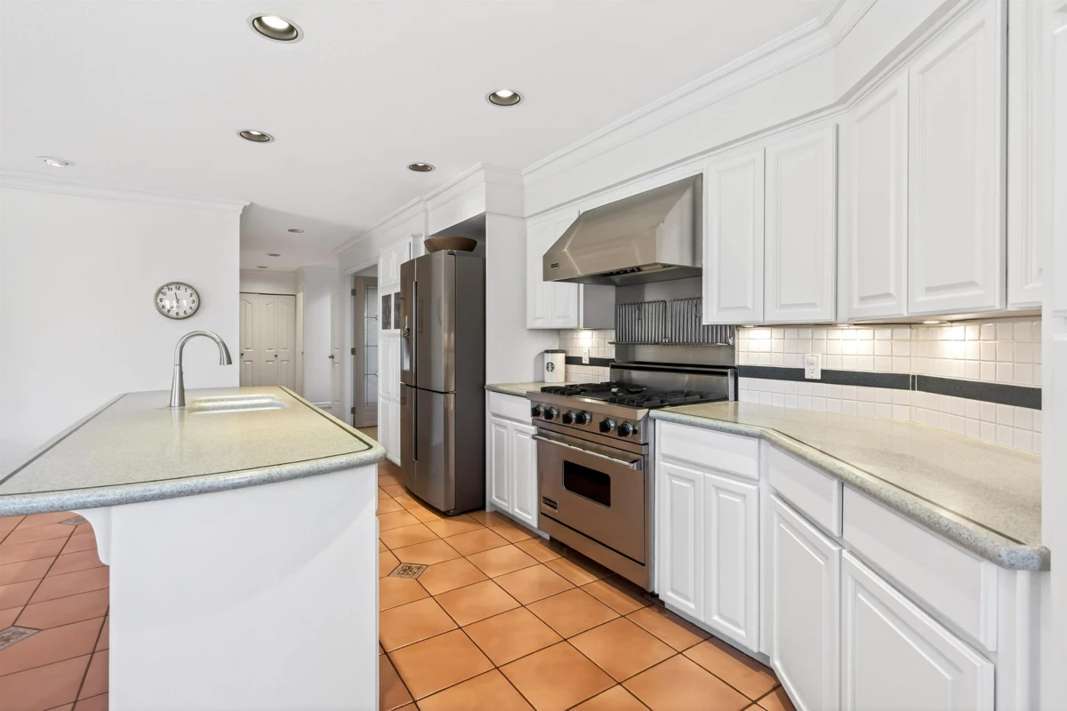 Kitchen Photo of 15 788 Citadel Drive, Port Coquitlam, BC
