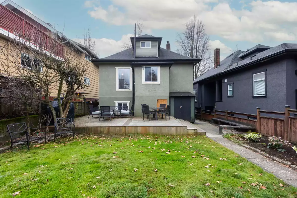 Entry Foyer Photo of 1923 E 1st Avenue, Vancouver, BC
